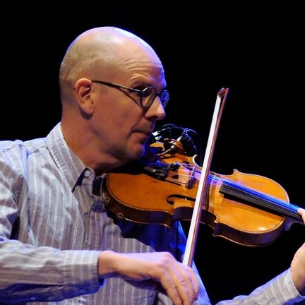 Gérard Vandenbroucque au violon - La Pompe, swing manouche