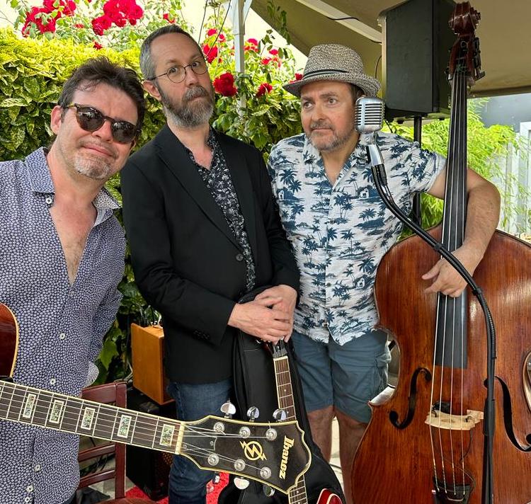 Chansons Jazz Swing Manouche Monsieur Nours et sa contrebasse